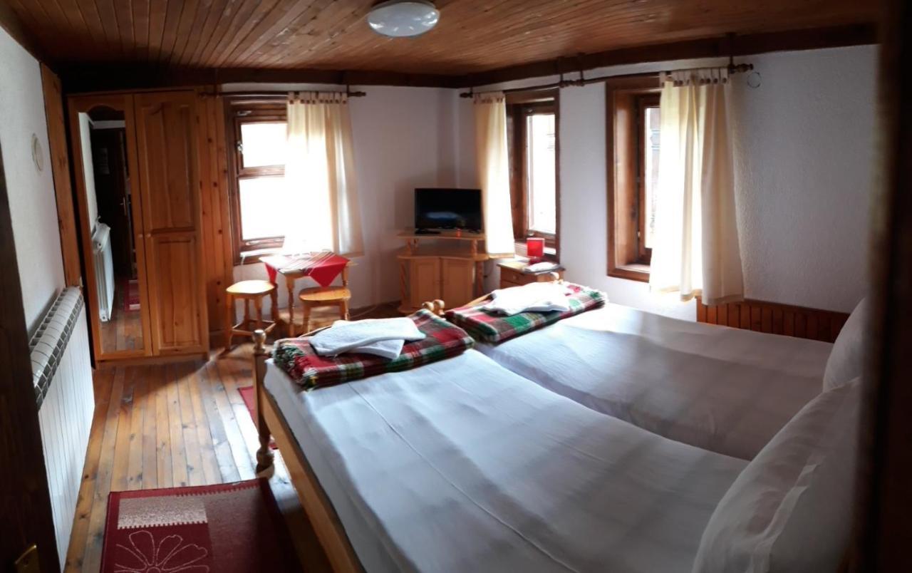 Sarafova Guest House Koprivshtitsa Bagian luar foto